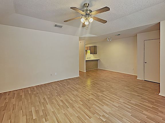 3rd image of 822 Mirabell Ct