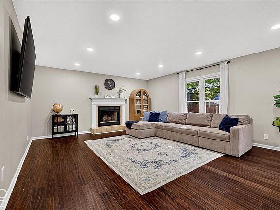 4th image of 7599 Meadow Ridge Dr