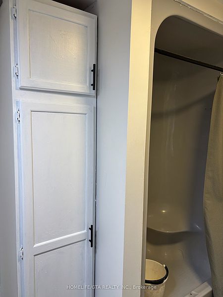 Ajax House for rent - 1 Bedroom — photo 8