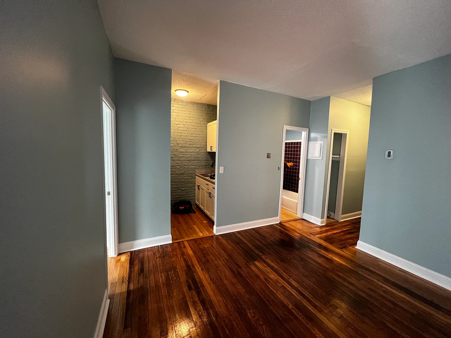 2 bed, 999 sqft, $3,400 — Photo 4