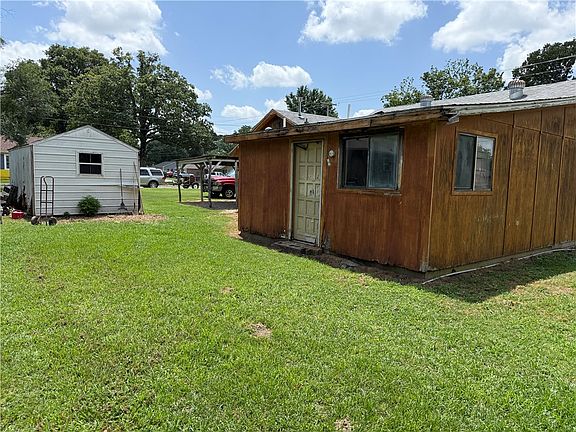 3rd image of 817 Crutcher St