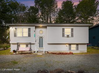 6210 Park Pl, Tobyhanna, PA 18466