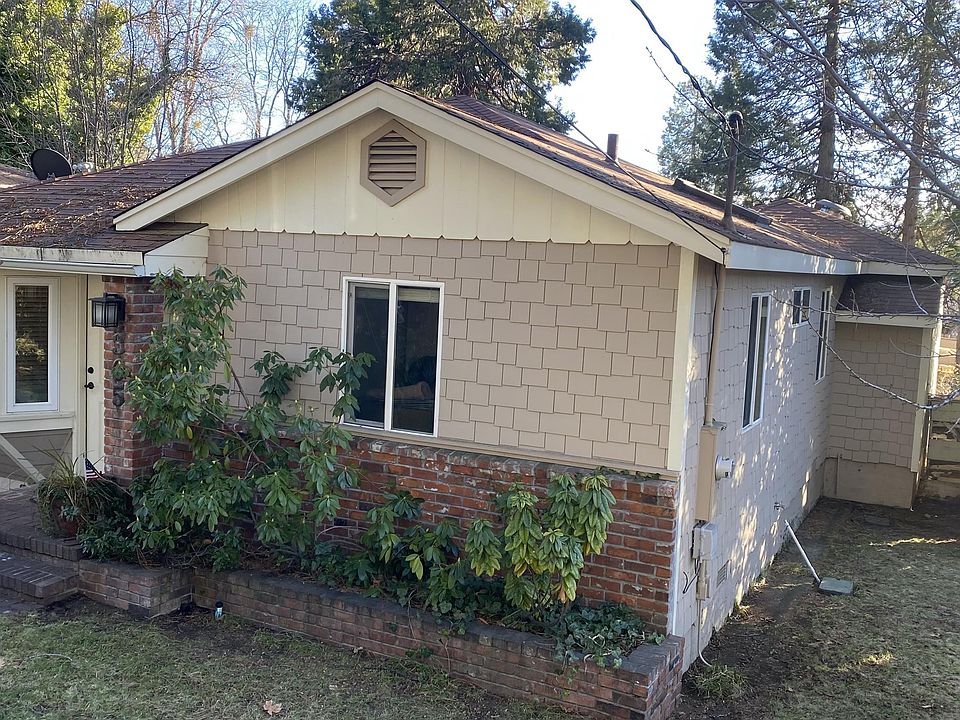 1st image of 305 Perry St