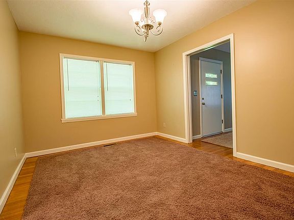 5th image of 309 Linden St