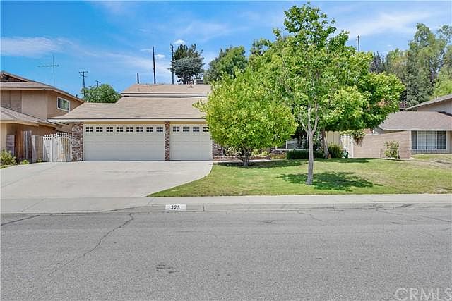 1st image of 225 Carbonia Ave