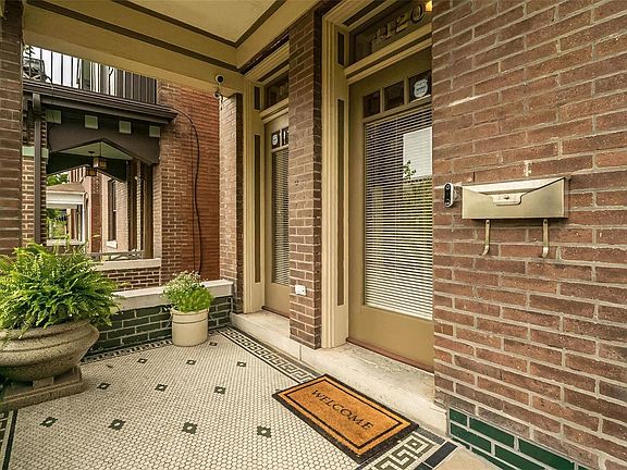 4th image of 4120 Botanical Ave