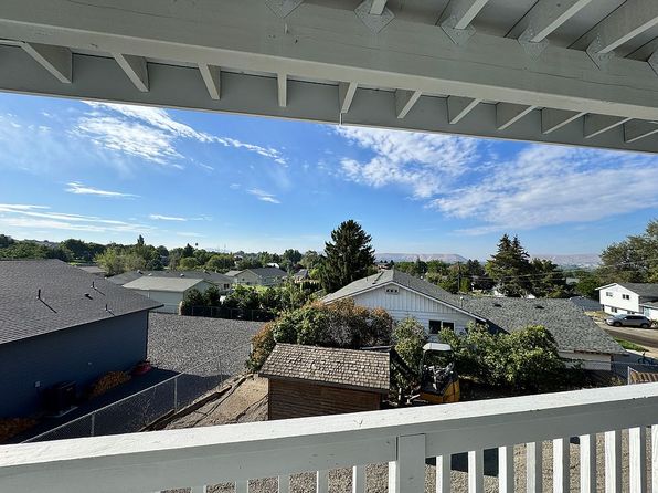 709 Lockhart Dr