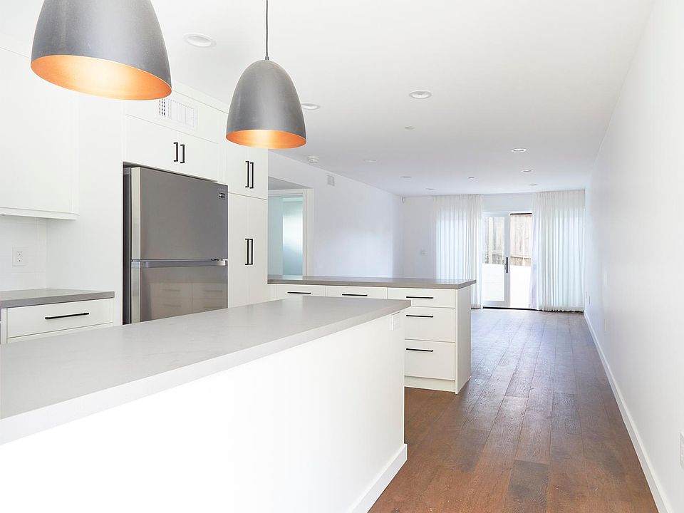 1st image of 321 Rose Ave #2A