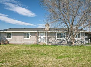 240 T P Rd, Yakima, WA 98901