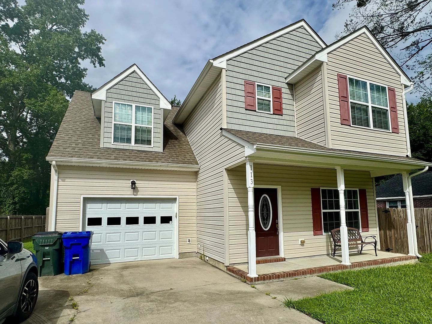 Welcome Home to Comfort and Convenience! — Photo 2