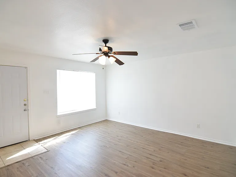3403 Toledo Dr — Photo 8