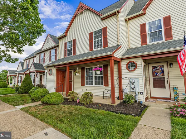 276 Knoll Dr, Blackwood, NJ 08012