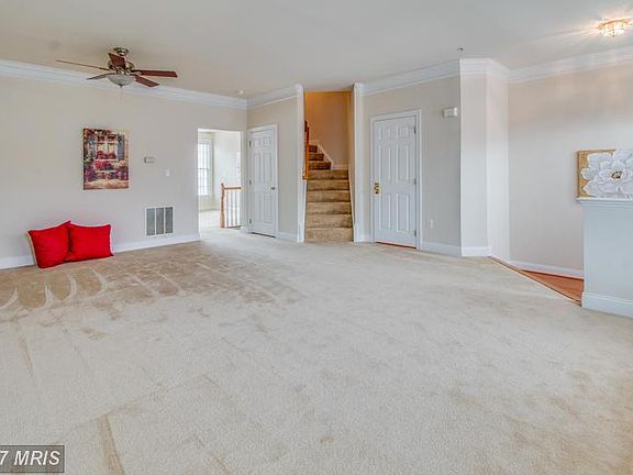 3rd image of 22104 Havenworth Ln