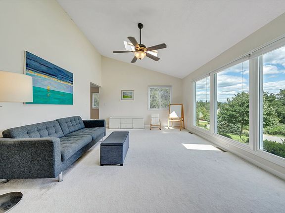 3rd image of 504 Cedar Orchard Dr W