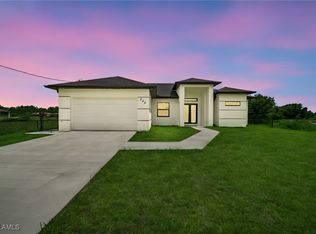 542 Raintree St E, Lehigh Acres, FL 33974