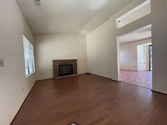 5th image of 136 Harvest Ln