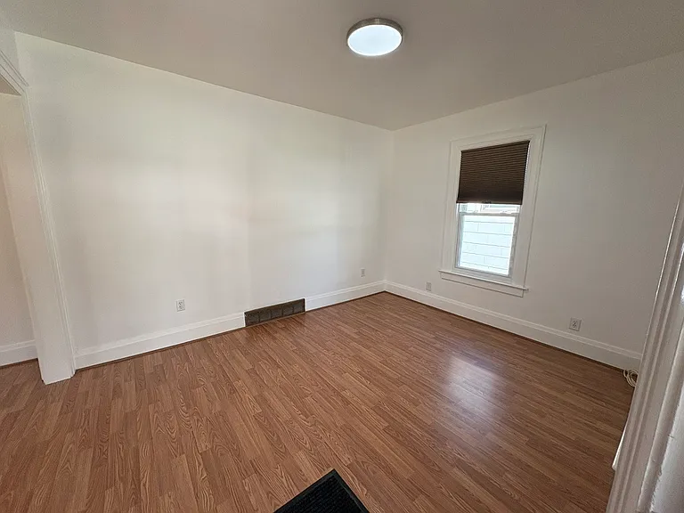 117 N Toll St — Photo 6