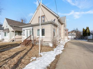 217 Prairie St, Aurora, IL 60506