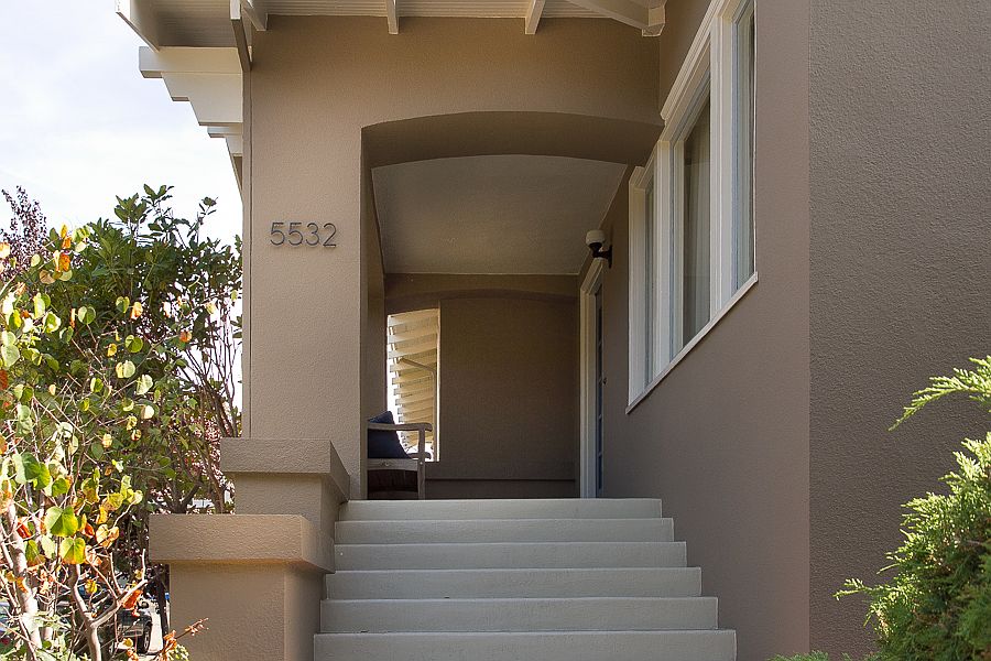 Sitting Porch at Front Entry