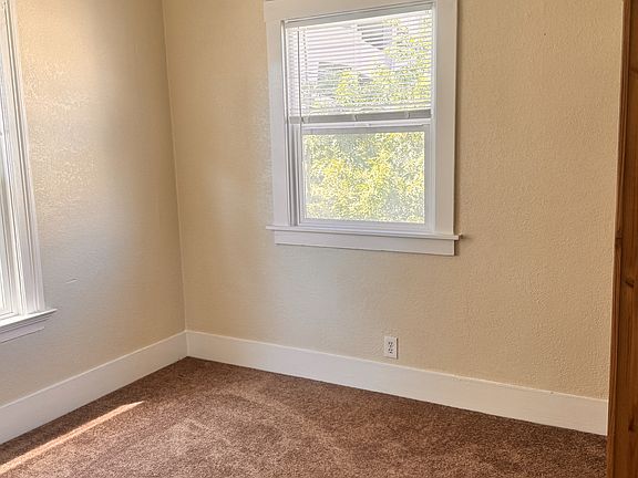 2nd image of 518 W Macarthur Blvd #C