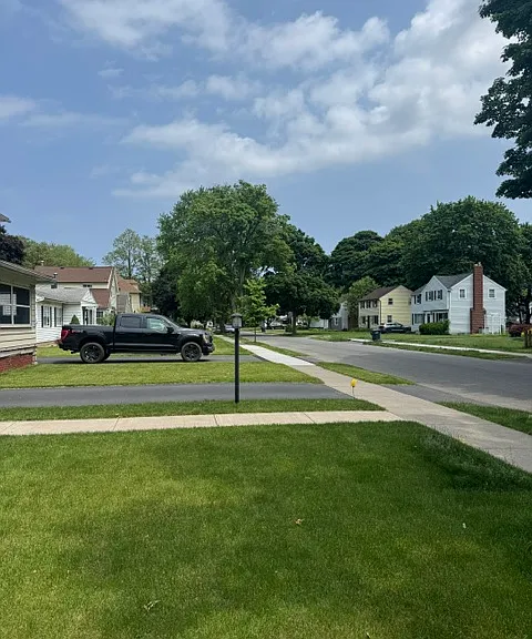 66 Armstrong Ave — Photo 5