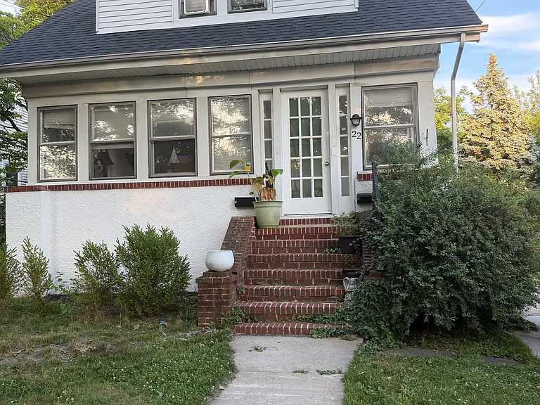 22 W Linden Ave #B — Photo 2