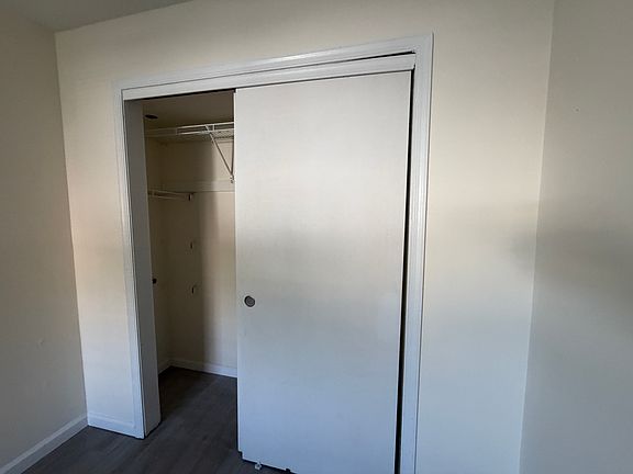 5th image of 15 Corona Ave Floor 1