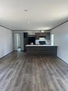 2033 Philadelphia Street - Mobile Home — Photo 4