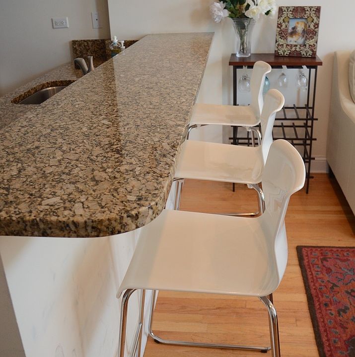 1st image of 918 W Belmont Ave #207
