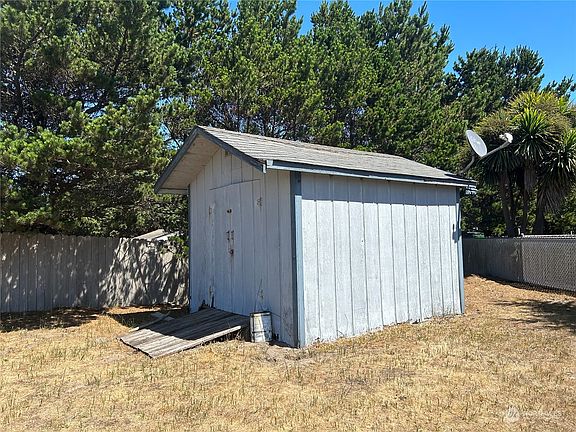 4th image of 33116 G Street