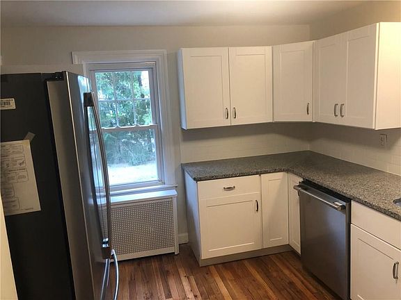 4th image of 3 Oakwood Ave