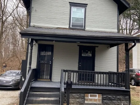 392 Bailey Ct, Akron, OH 44304