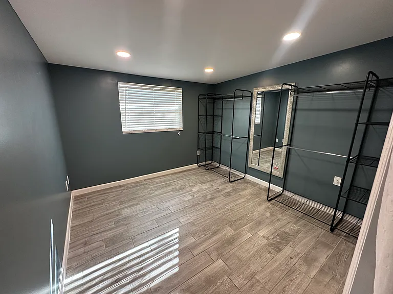 7355 Meadowlawn Dr N — Photo 11