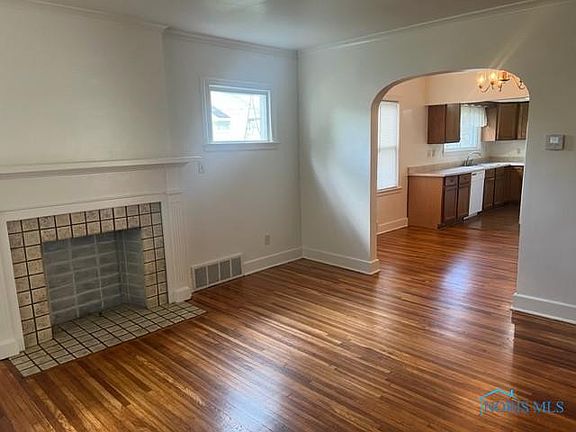 5th image of 1311 Eleanor Ave