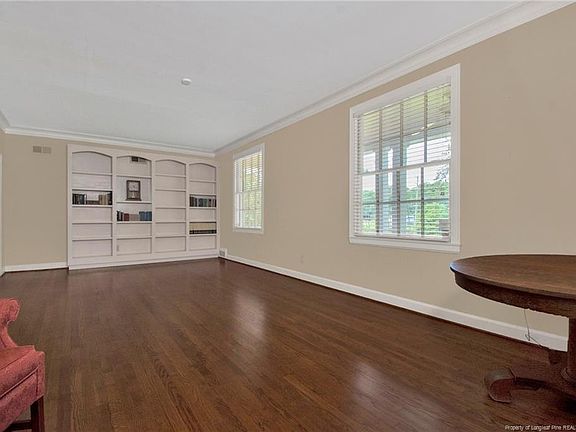 4th image of 417 Lakeshore Dr