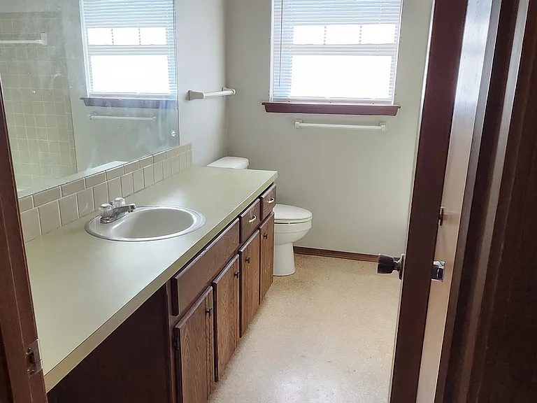 600 Fairfax Dr — Photo 11