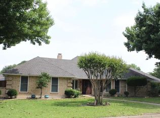 6520 Lake Side Cir, North Richland Hills, TX 76180
