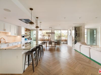 1333 S Beverly Glen Blvd APT 305, Los Angeles, CA, 90024