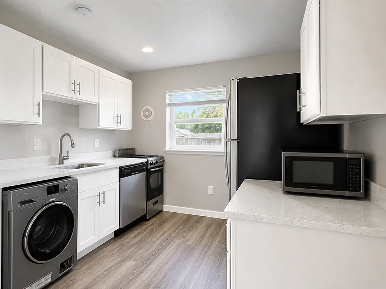 1110 Bates Ave #102 — Photo 6
