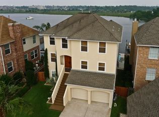 17 Leeward Ln, Houston, TX 77058