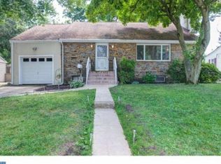 24 Kinney Dr, Ewing, NJ 08618
