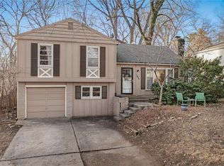 7636 Windsor St, Prairie Village, KS 66208