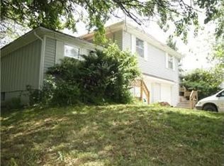 1207 S Ash St, Ottawa, KS 66067