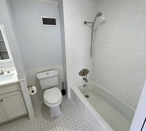 4th image of 4924 Cobbs Dr APT 4E