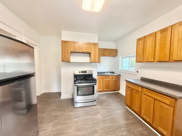 374 3rd Ave APT 1R, Troy, NY 12182
