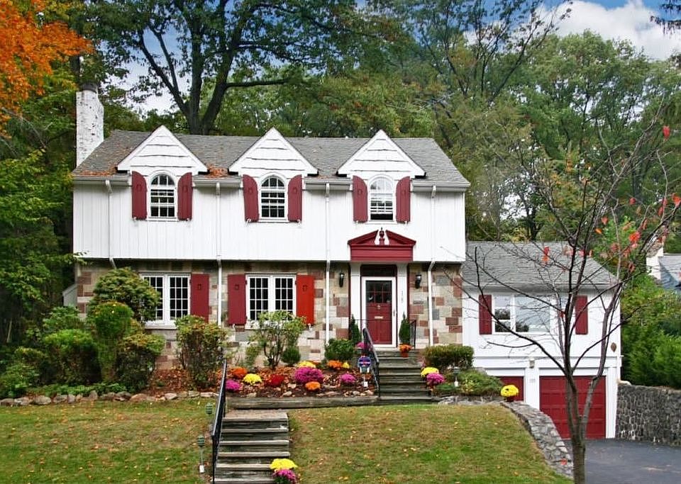 FRONT EXTERIOR