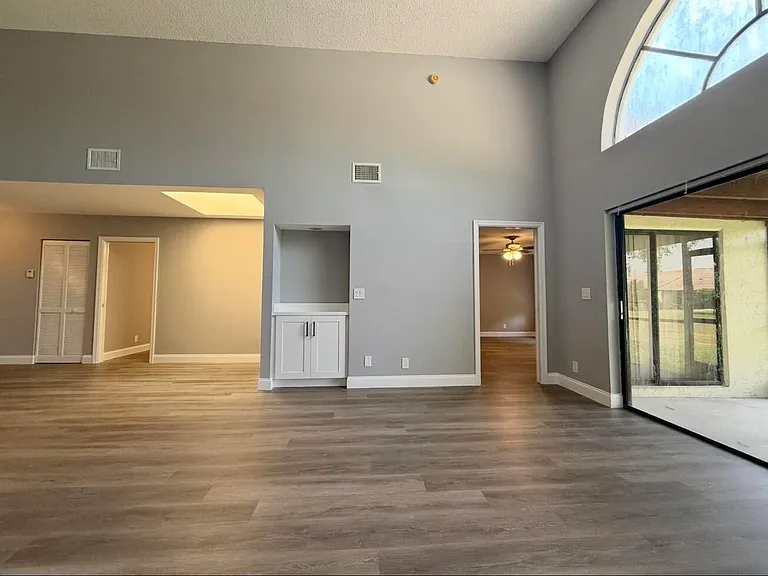 432 Ashwood Pl — Photo 15