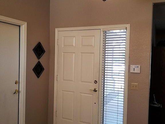 4th image of 1561 E Hazeltine Way