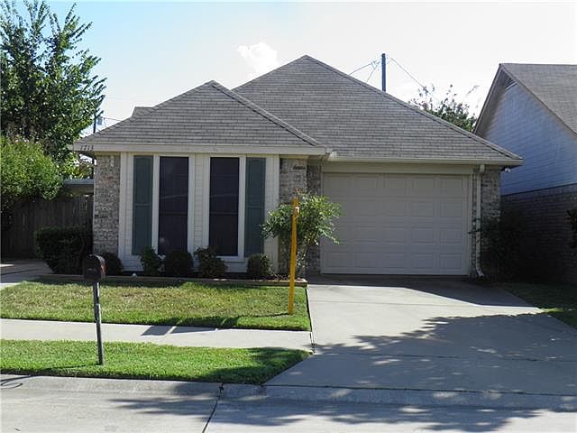1st image of 1713 Woodside Ln