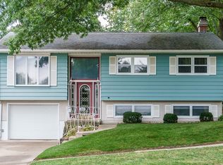 1001 Juniper Dr SW, Cedar Rapids, IA 52404